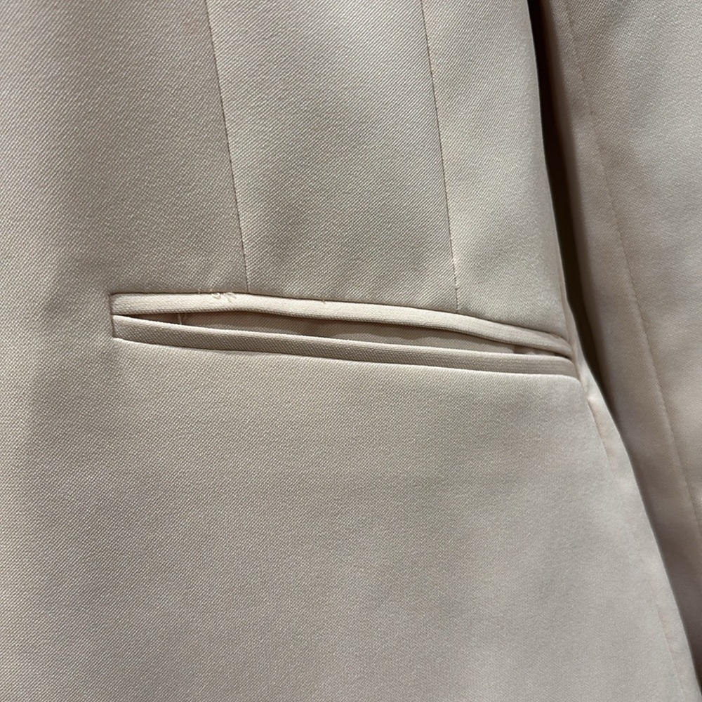 H&M Blazer in Soft Pink - Picture 3 of 6